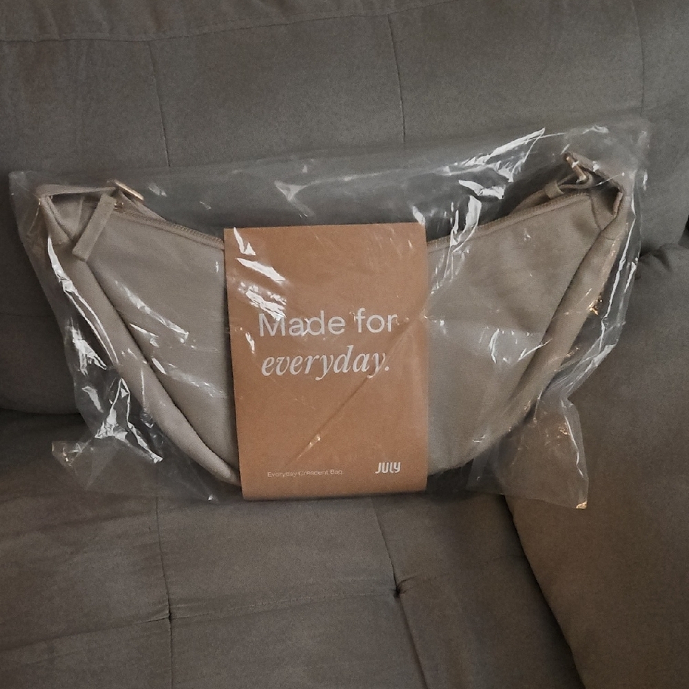 July Everyday Crossbody Bag in Cream